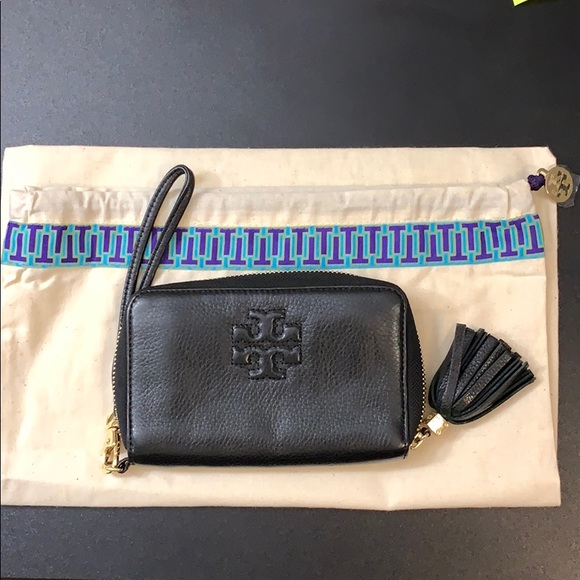 Tory Burch Handbags - Black Tory Burch Wristlet